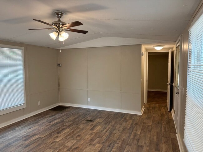 Building Photo - NEWLY UPDATED Two Bedroom Home in Troutman!!