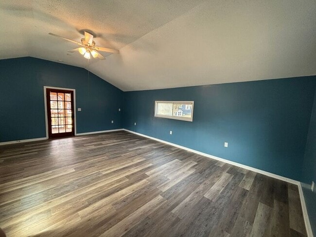 Foto del edificio - 1060 Timmons Acres Ln