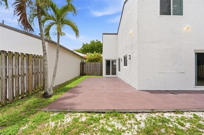 Foto del edificio - 8219 NW 192nd Terrace