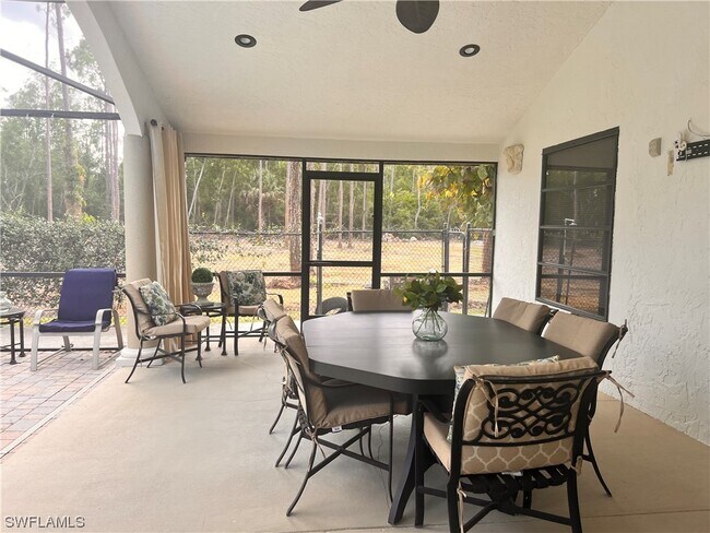 Foto del edificio - 1156 Oakes Blvd