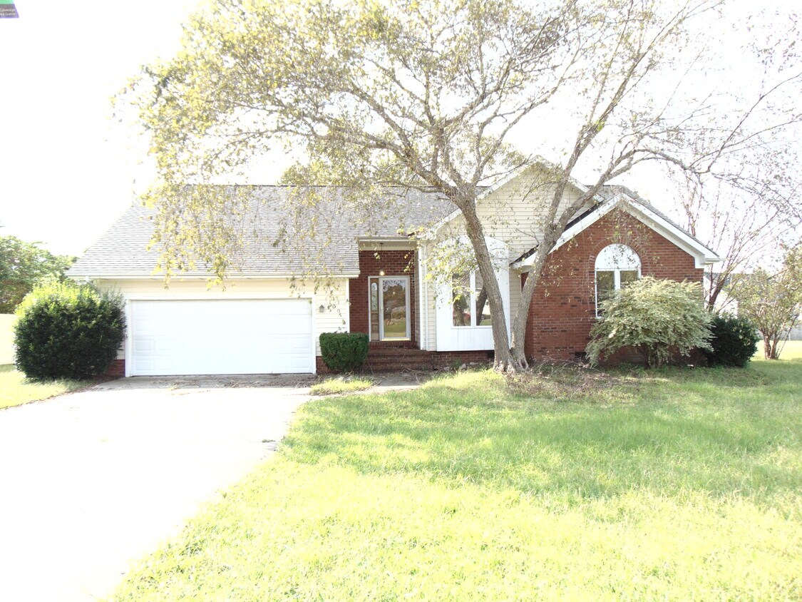 Primary Photo - 103 Broad Oak Pl