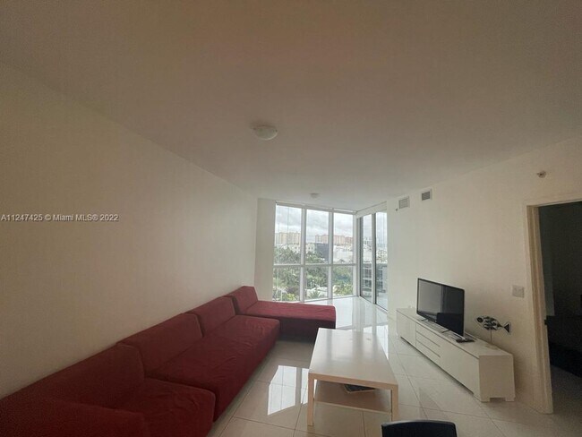 Building Photo - 18201 Collins Ave