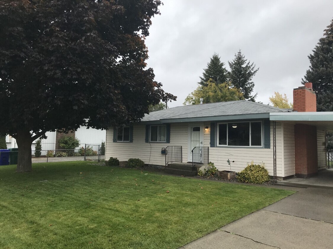 12815 E Sinto Ave, Spokane Valley, WA 99216 House Rental in Spokane
