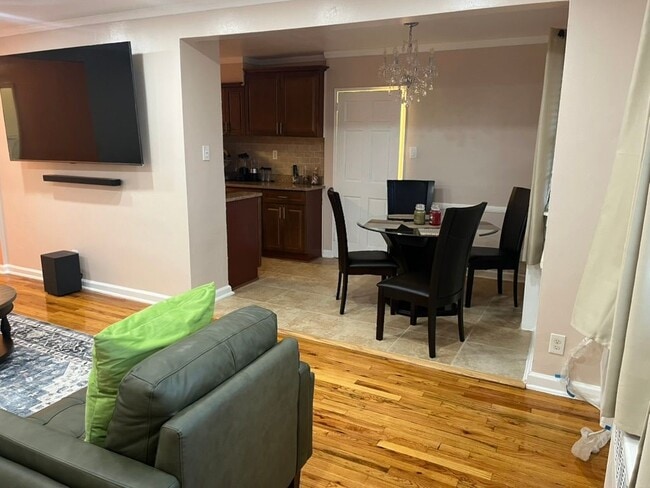 Foto del edificio - 1308 E 84th St