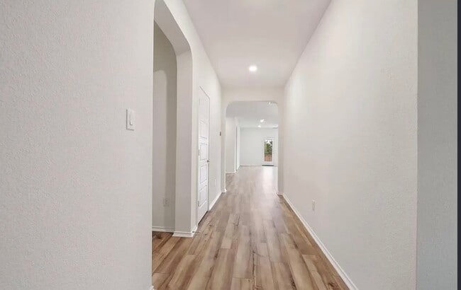 Foto del edificio - 100 Jarbridge Dr