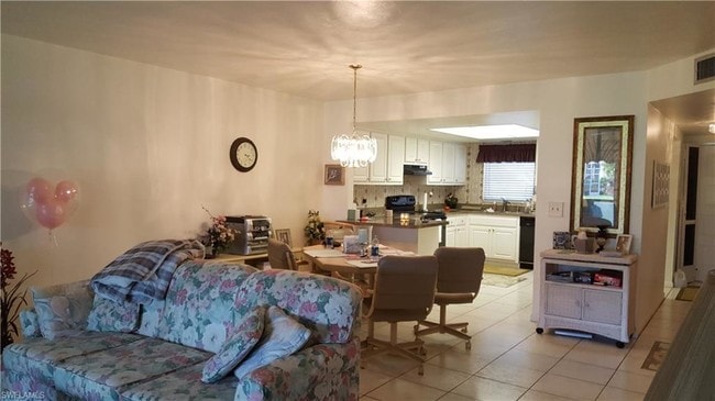 Foto del edificio - 15320 Moonraker Ct