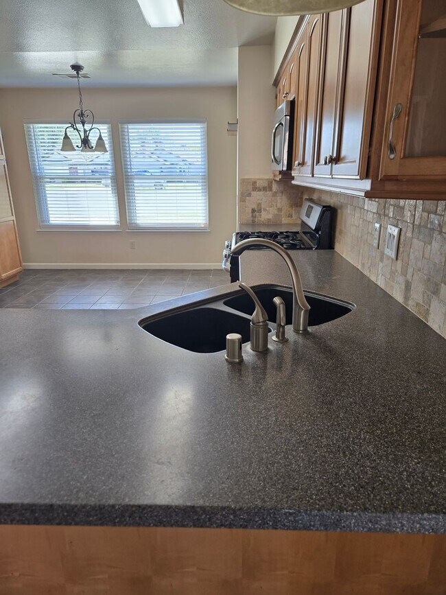 Foto del edificio - Pet Friendly solar home!