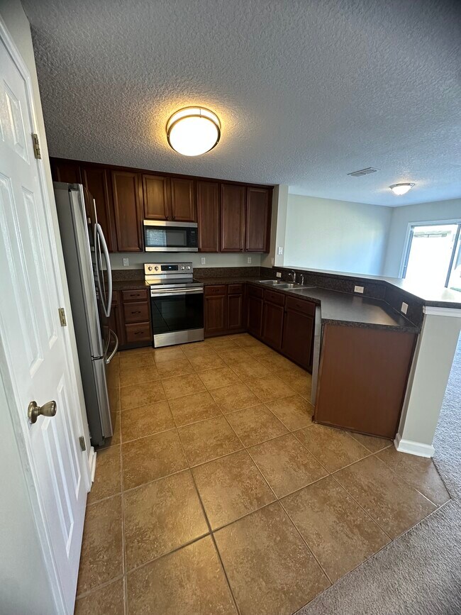 Building Photo - 1500 Calming Water Dr