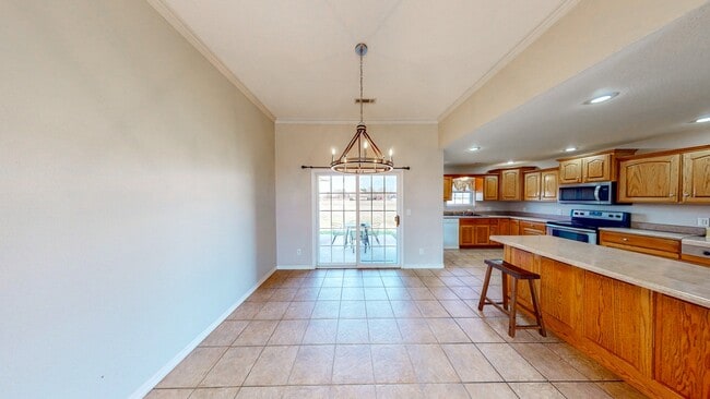 Building Photo - 5005 David Dr