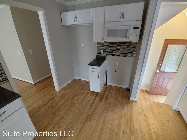 Building Photo - 3 br, 2 bath House - 9624 Artesian St