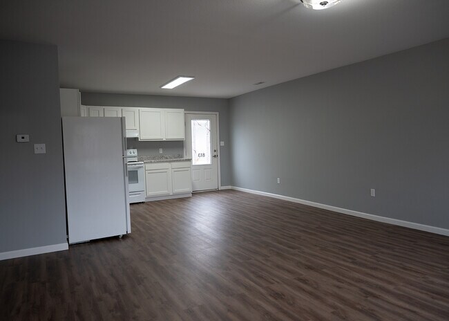 Foto del edificio - 813 N Main St