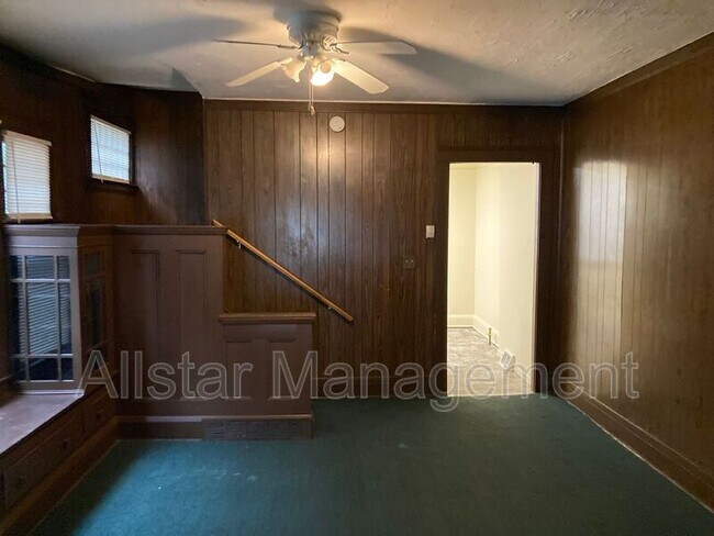 Foto del edificio - 10731 Elmarge Ave