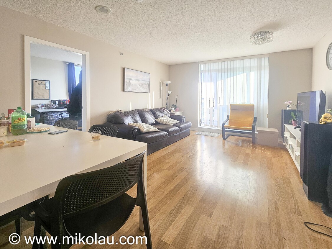 Photo principale - 1178 Heffley Crescent