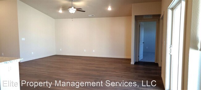3 br, 2 bath House - 10379 Longtail Dr - 4
