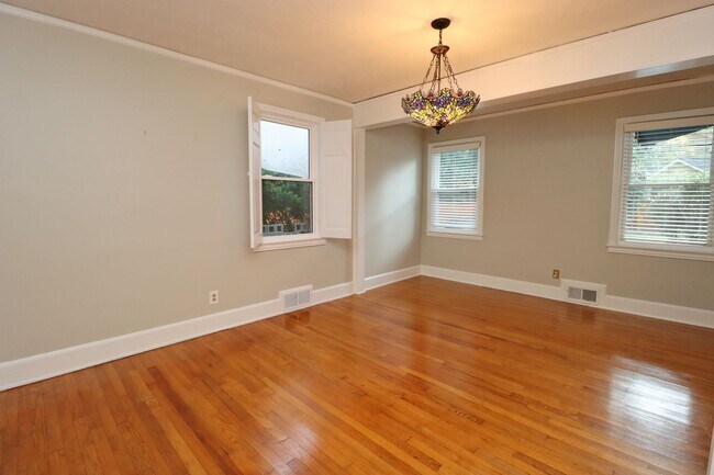 Foto del edificio - Updated 3 bedroom 2.5 bath home in Sherwood Forest