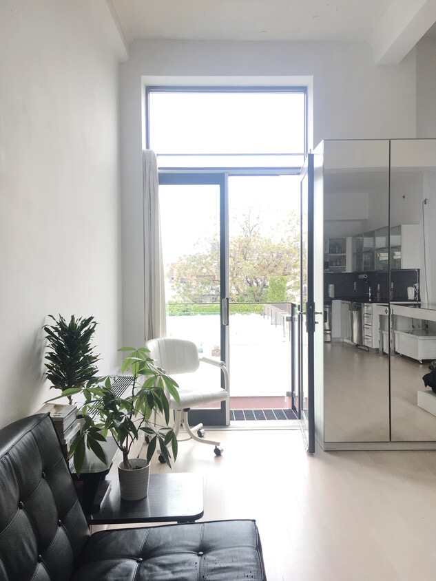 Building Photo - 242 S 1st St