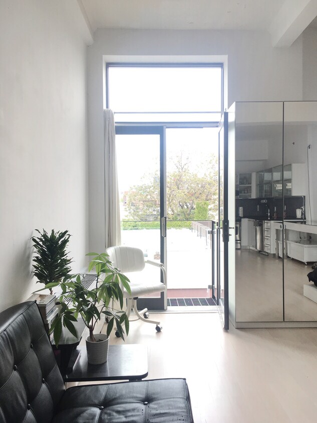 Foto del edificio - 242 S 1st St