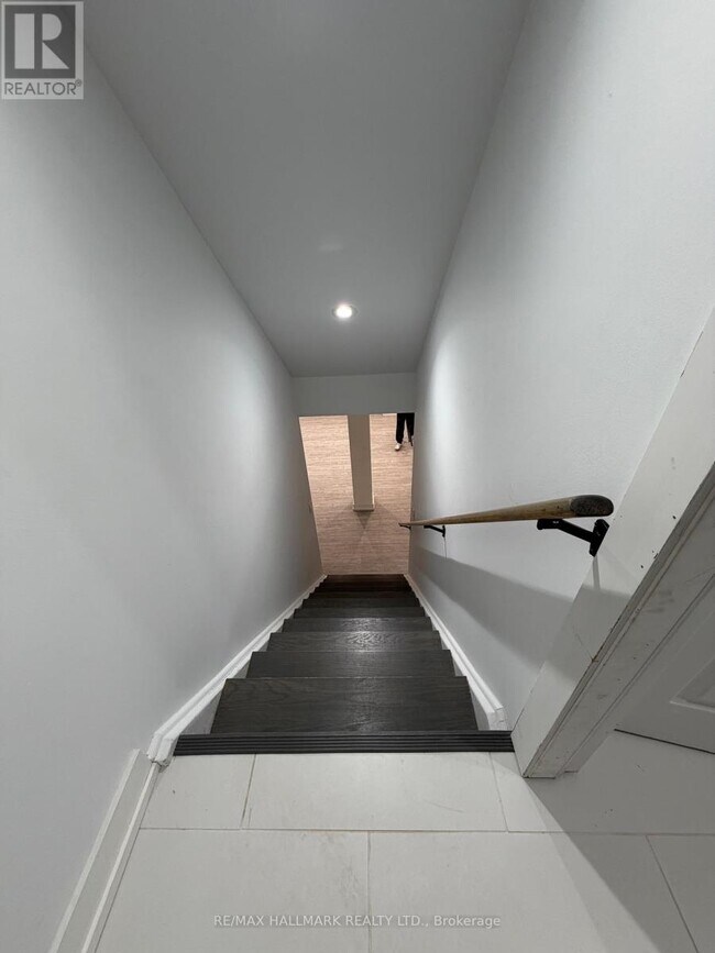 Photo du bâtiment - 1211 Bridge Gate Crescent