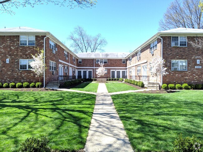 Building Photo - Montclair Gardens