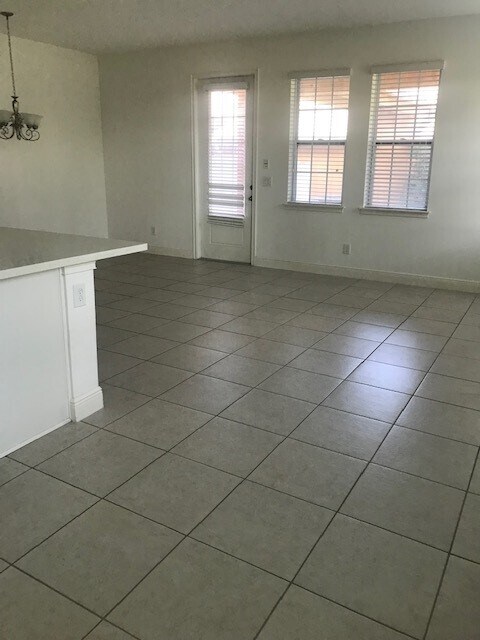 Foto del edificio - 6389 Hamlin Reserve Blvd