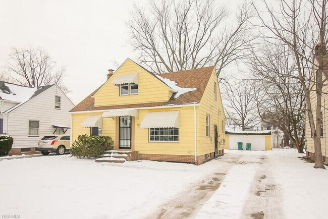 Building Photo - 5204 Catherine St