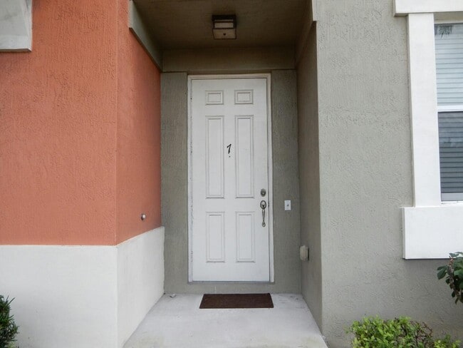 Building Photo - 660 Amador Ln