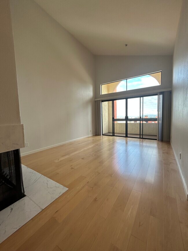 2 Elm St Unit 200, San Carlos, CA 94070 Condo for Rent in San Carlos