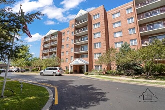 Building Photo - 6540 W Irving Park Rd