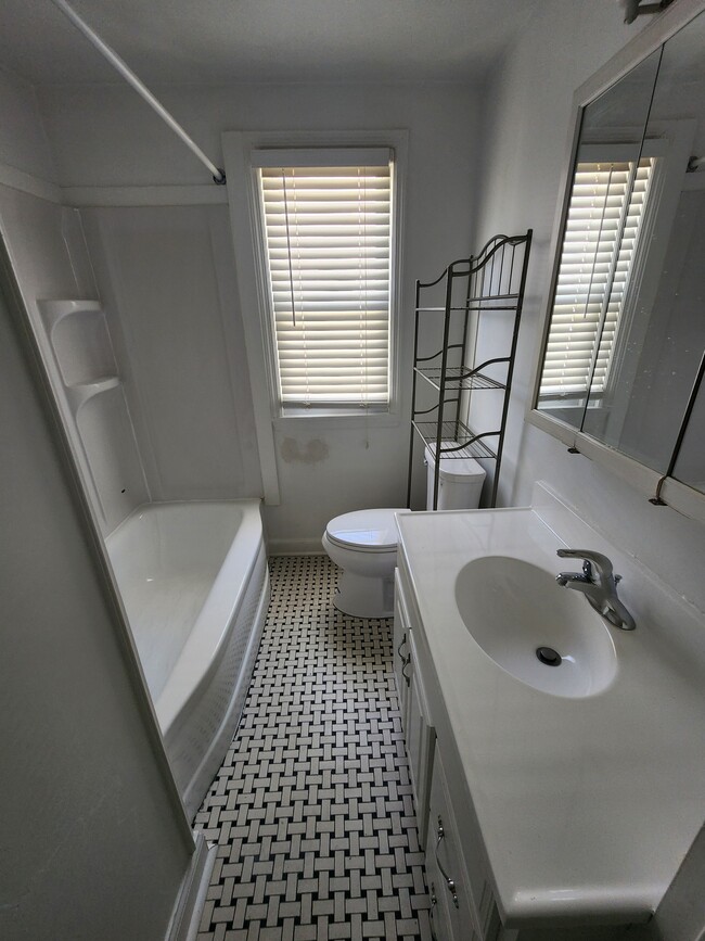 Bathroom - 505 E 28th Ave