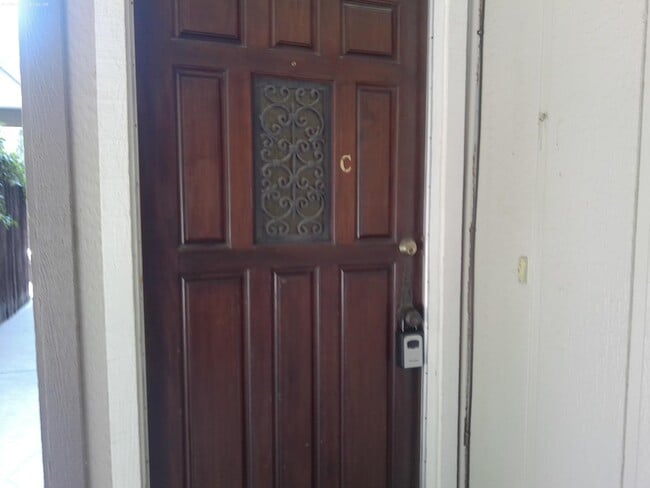 Foto del edificio - 2500 14th Ave