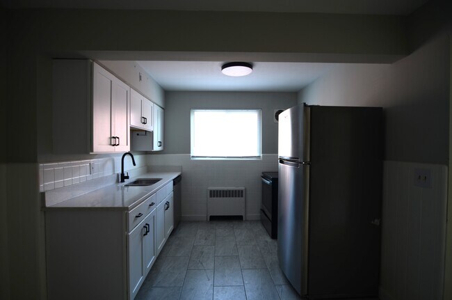 Building Photo - 4048 Longford Dr