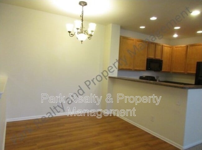 Foto del edificio - 1244 Carlyle Park Cir