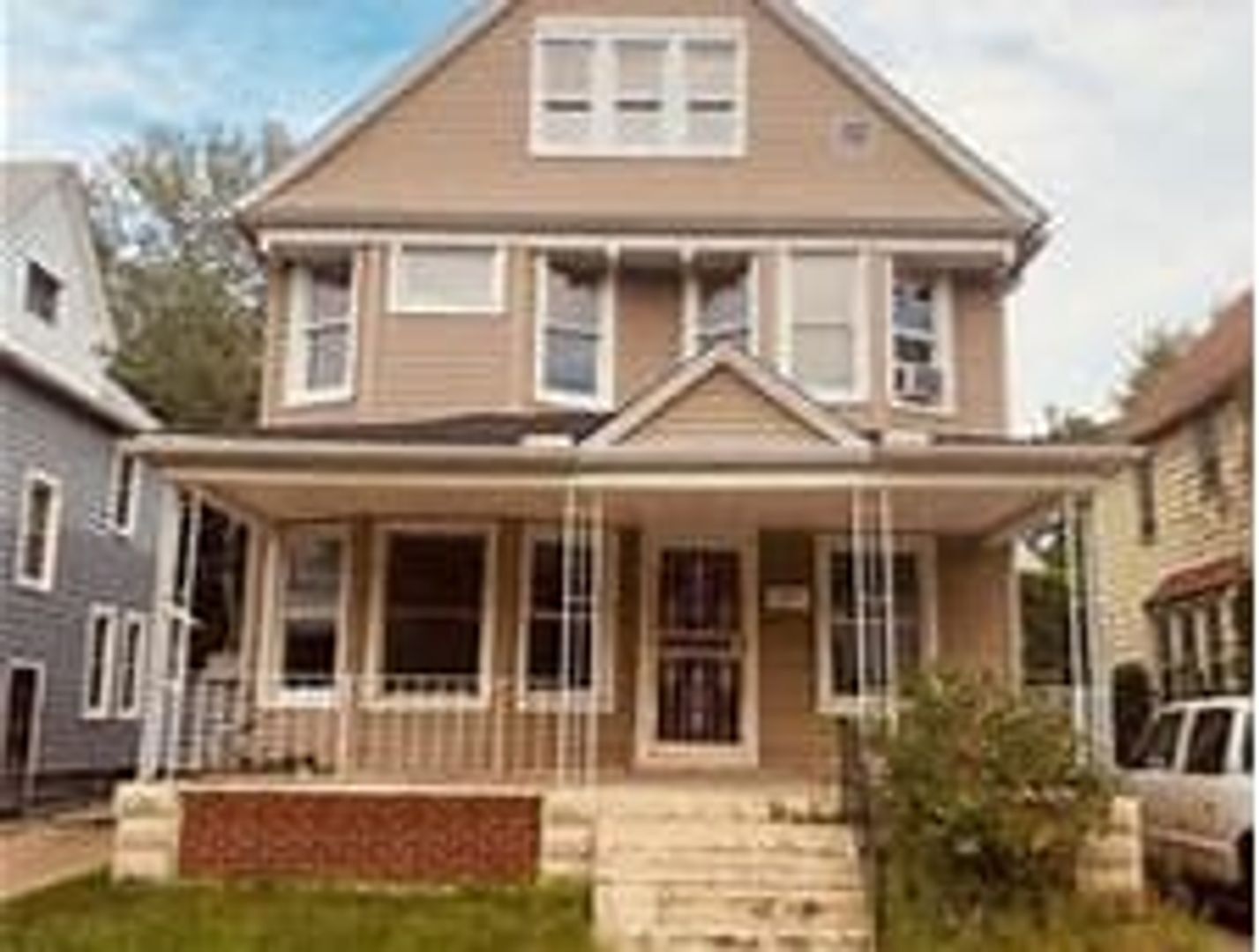 1337 E 84th St Cleveland, OH 44103 – photo 1