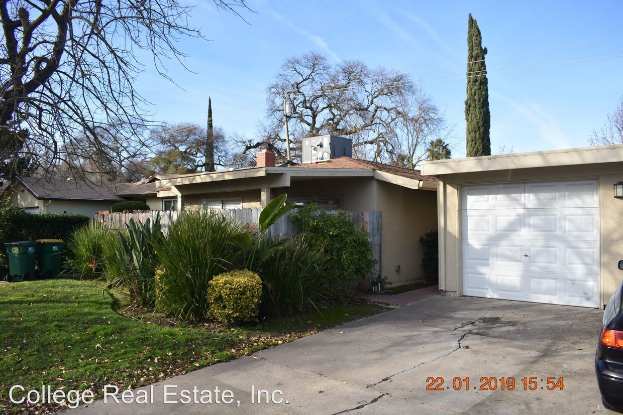 Foto principal - 2 br, 1 bath Apartment - 8205 Kiltie Way