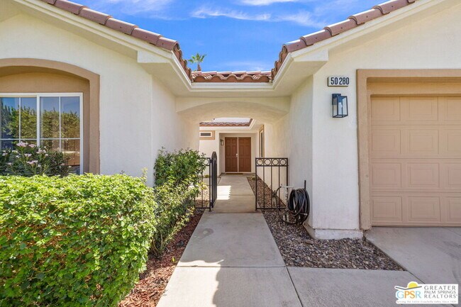 Foto del edificio - 50280 Spyglass Hill Dr