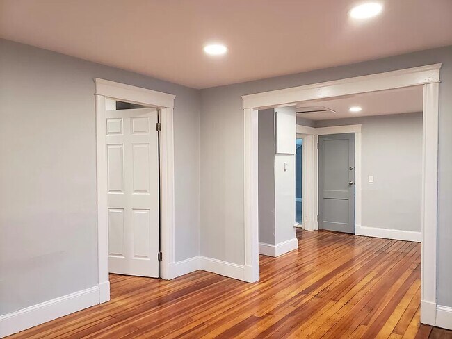 Foto del edificio - 313 New York Ave