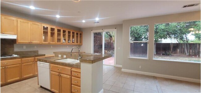 Foto del edificio - 2467 Berkshire Ln