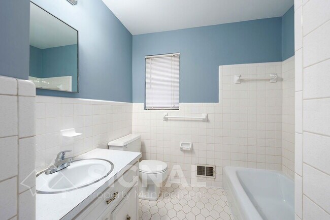 Foto del edificio - 1228 Huffman Rd