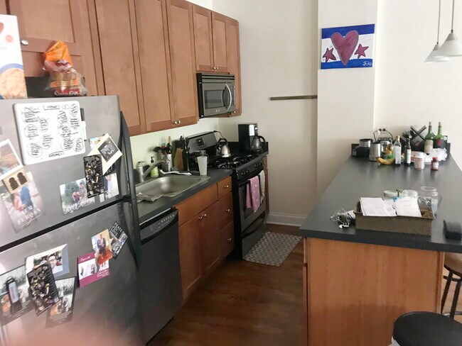 Foto del edificio - 2836 N Albany Ave