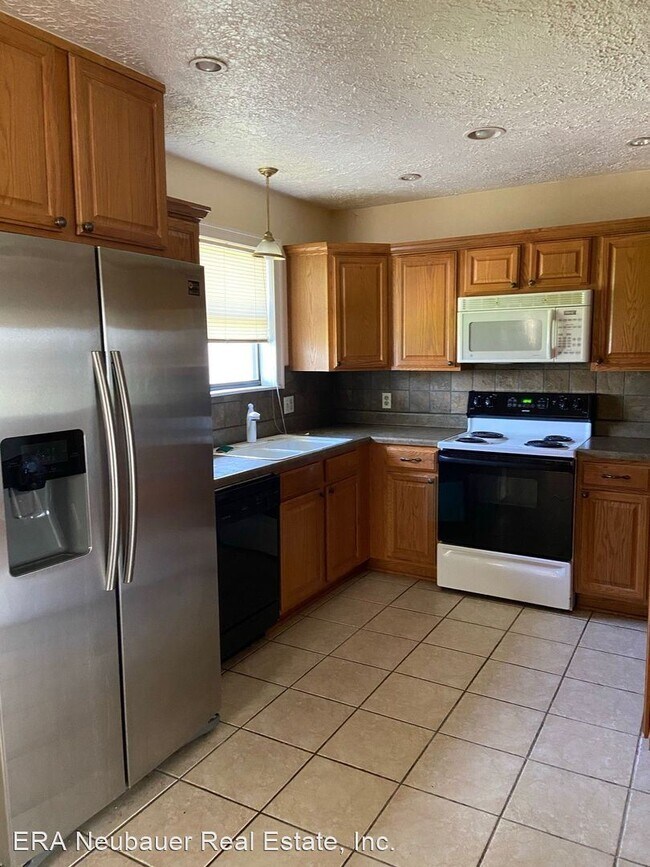 Foto del edificio - 4 br, 2 bath House - 615 David Ave