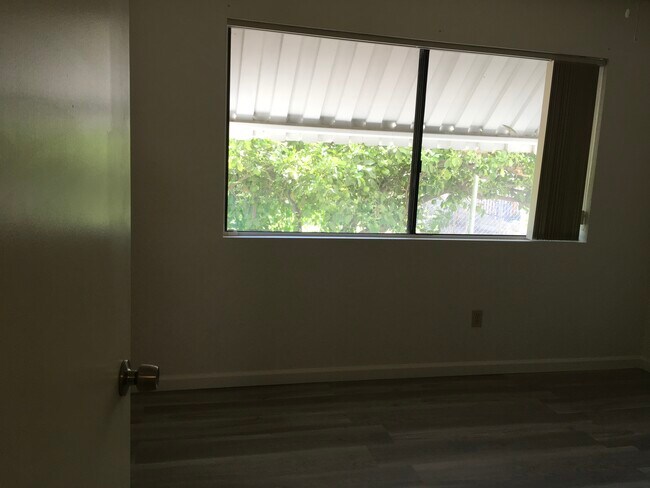 Building Photo - 4787 Villa Woods Dr