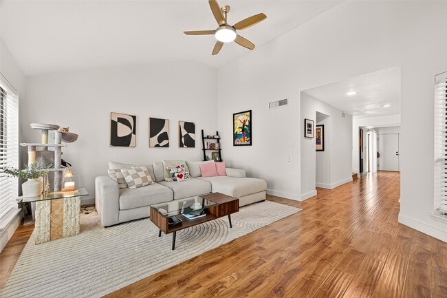 Foto del edificio - 1422 Chardonnay Dr