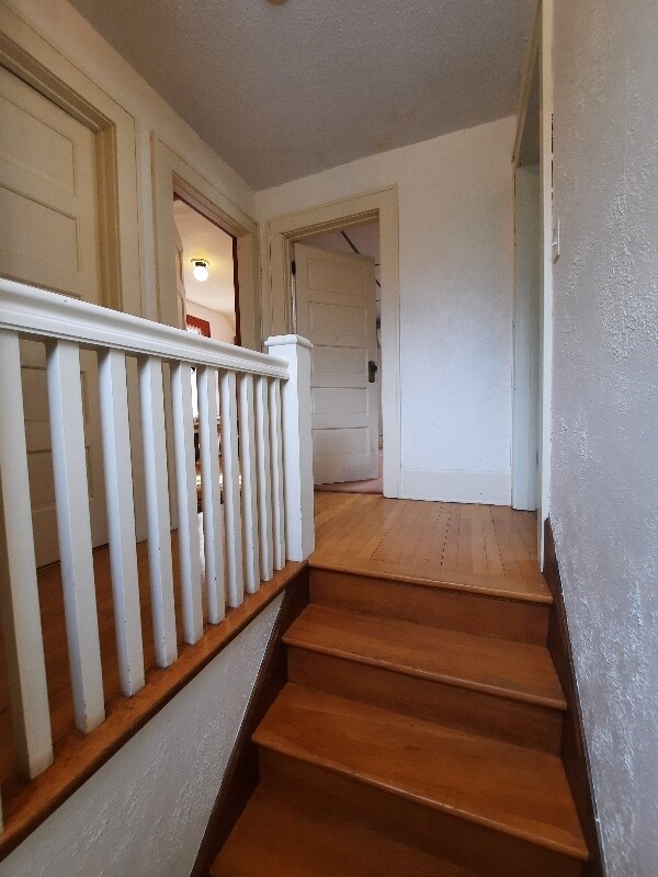 Foto del edificio - 208 4th Ave NW