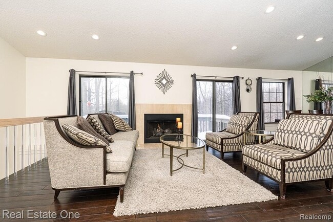 Building Photo - 7086 Danbrooke Ct