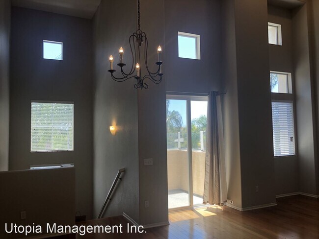 Foto del edificio - 3 br, 3 bath House - 8838 Spectrum Center ...