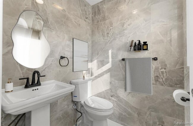 Foto del edificio - 28202 Fortson Ln