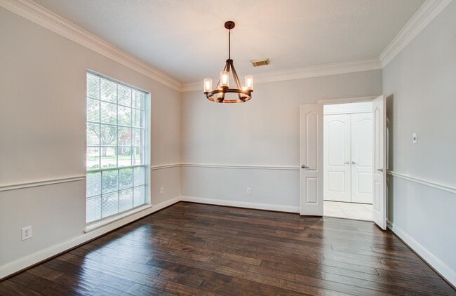 Building Photo - 1311 Hopkins Park Dr