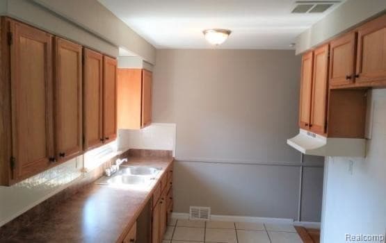 Building Photo - 17073 Ego Ave