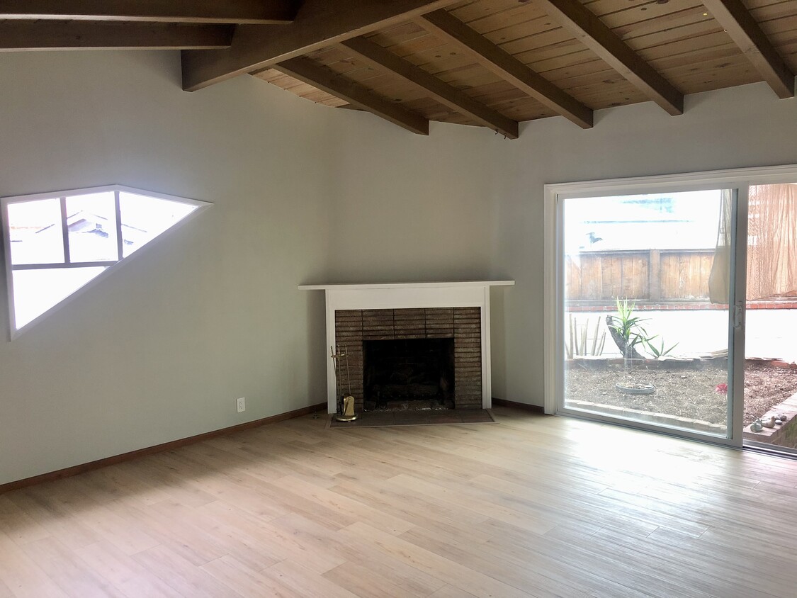 Living room - 2697 Santa Rosa Ave