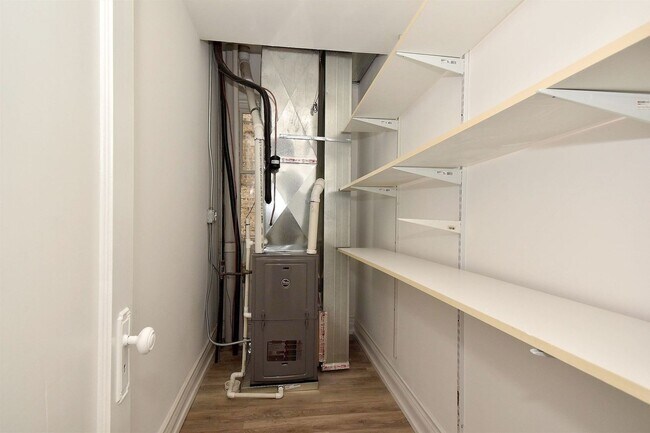 Pantry - 4616 N Central Park Ave